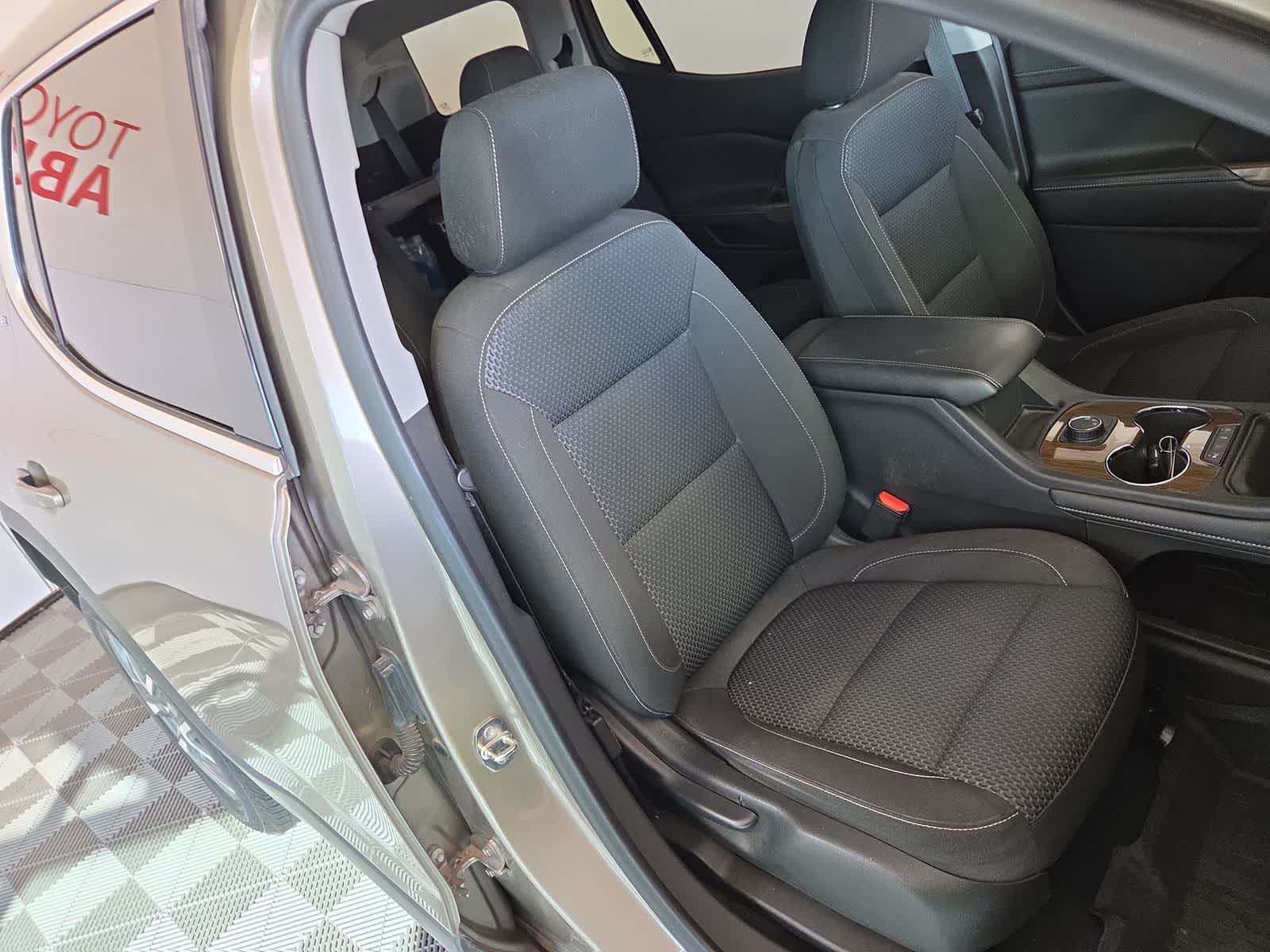 2022 GMC Acadia SLE