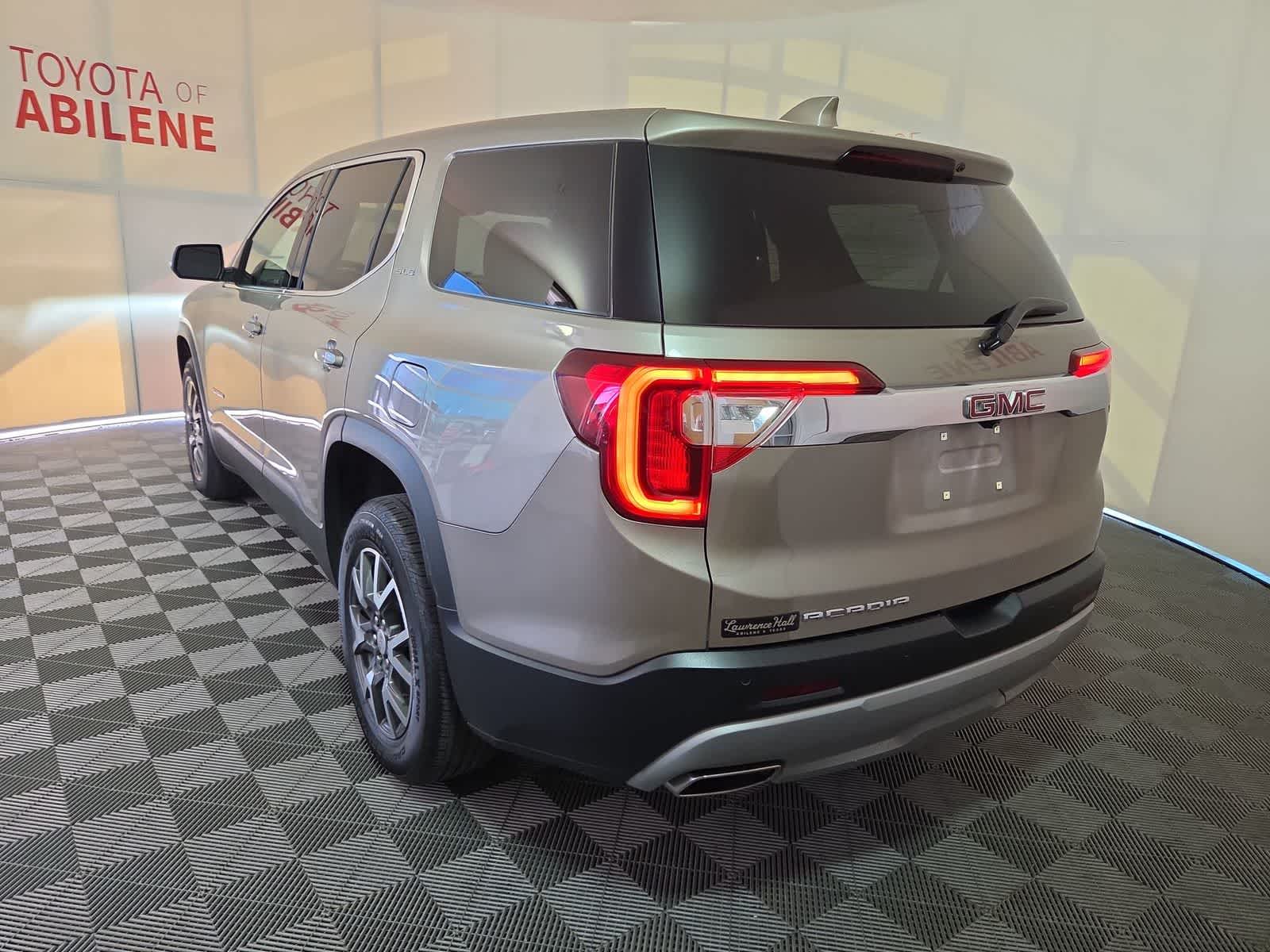 2022 GMC Acadia SLE