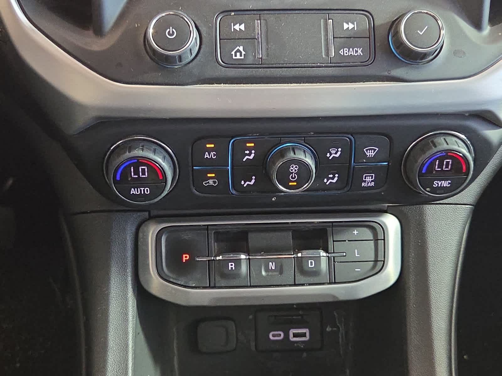 2022 GMC Acadia SLT