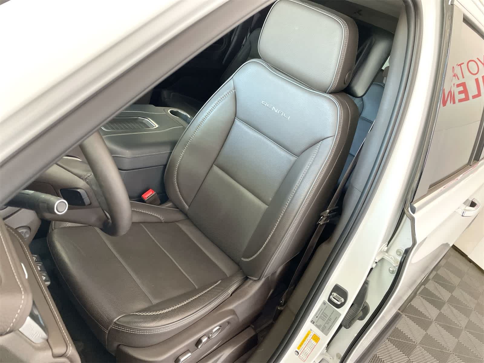 2023 GMC Yukon Denali Denali