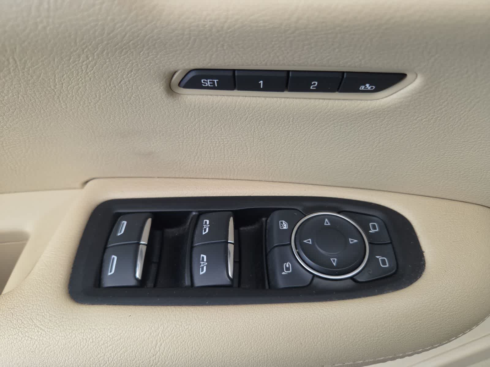 2017 Cadillac XT5 Luxury FWD