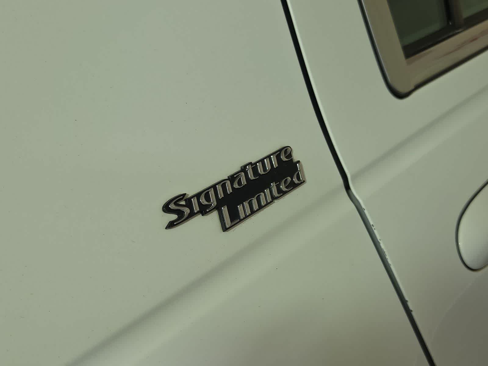 2007 Lincoln Town Car Signature Limited
