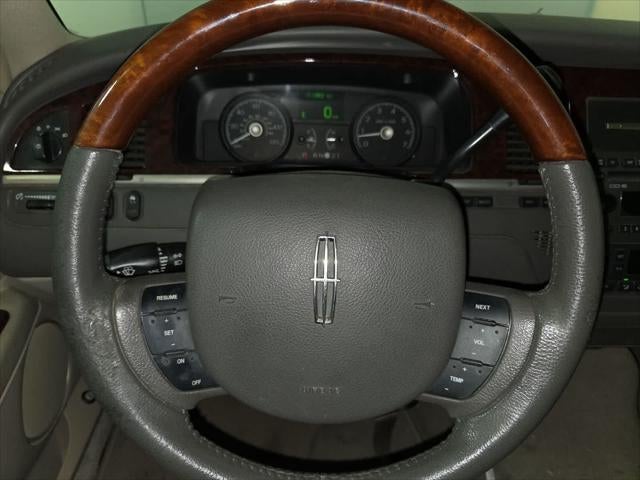 2007 Lincoln Town Car Signature Limited