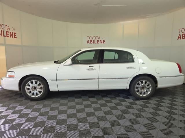 2007 Lincoln Town Car Signature Limited