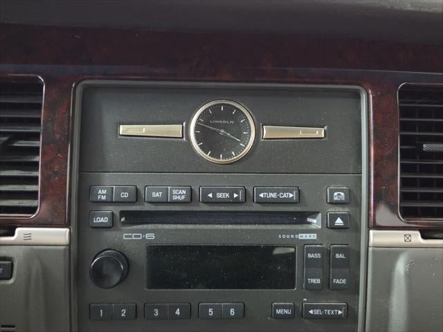 2007 Lincoln Town Car Signature Limited