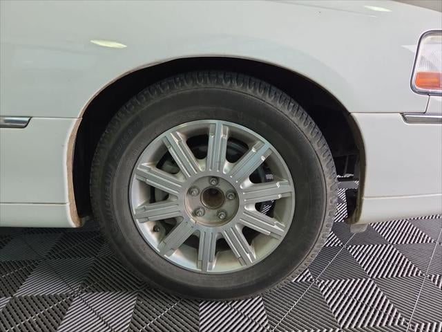 2007 Lincoln Town Car Signature Limited