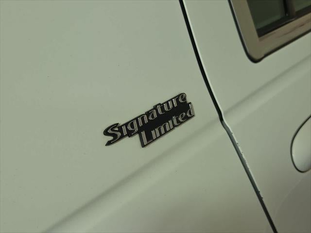 2007 Lincoln Town Car Signature Limited