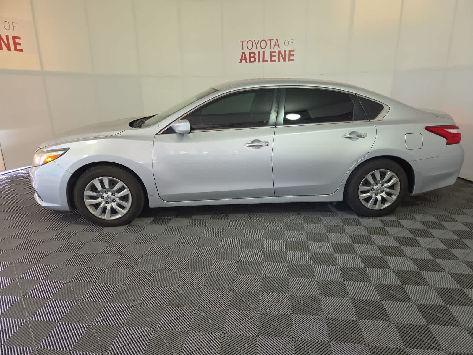 Used 2017 Nissan Altima S with VIN 1N4AL3AP1HC256303 for sale in Abilene, TX