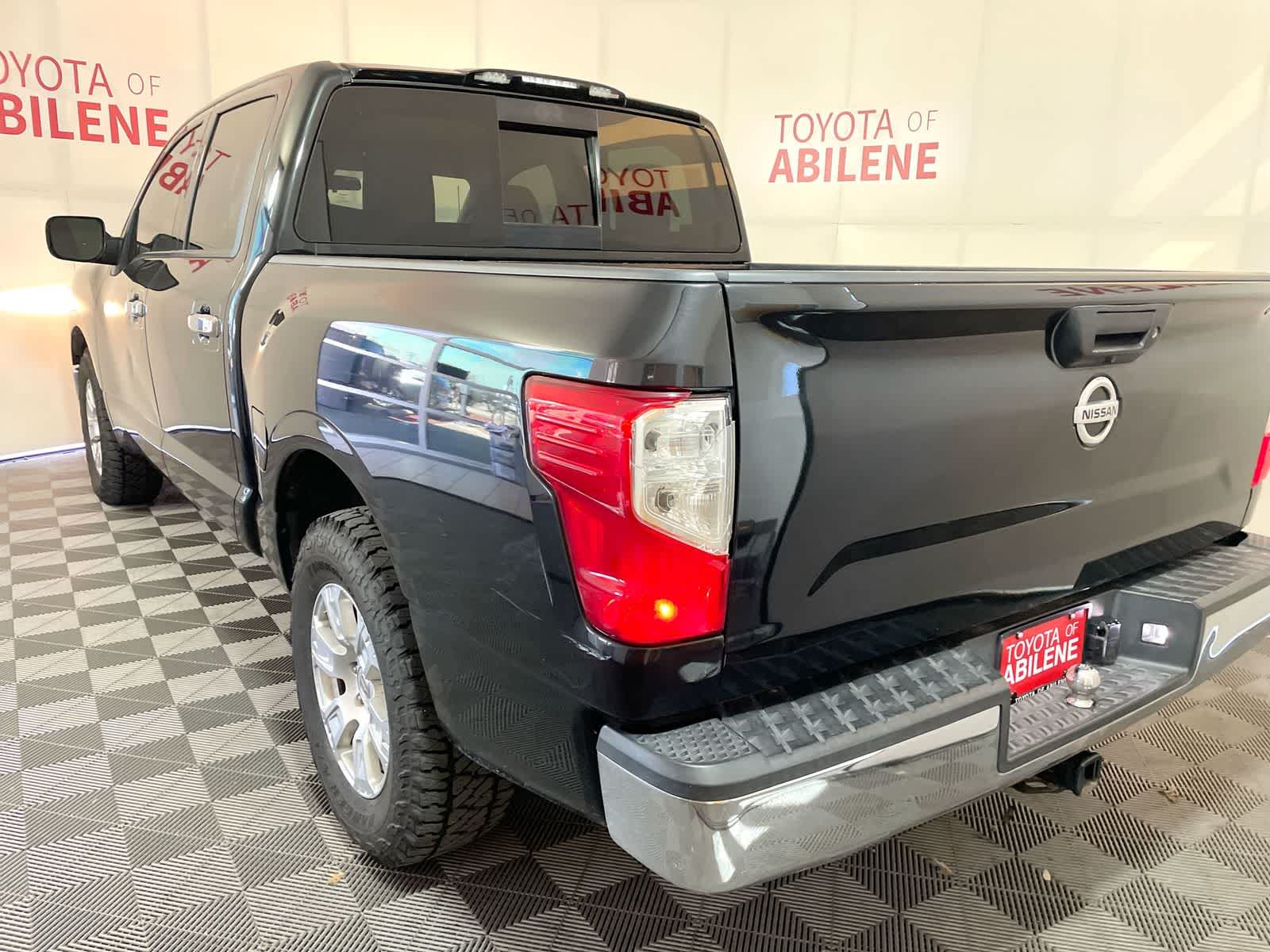 2019 Nissan Titan SV