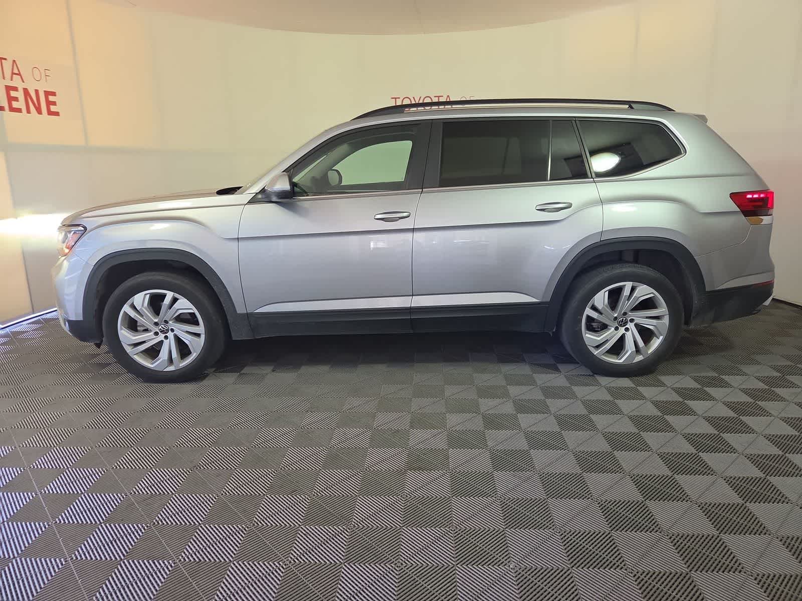 2022 Volkswagen Atlas 3.6L V6 SE w/Technology