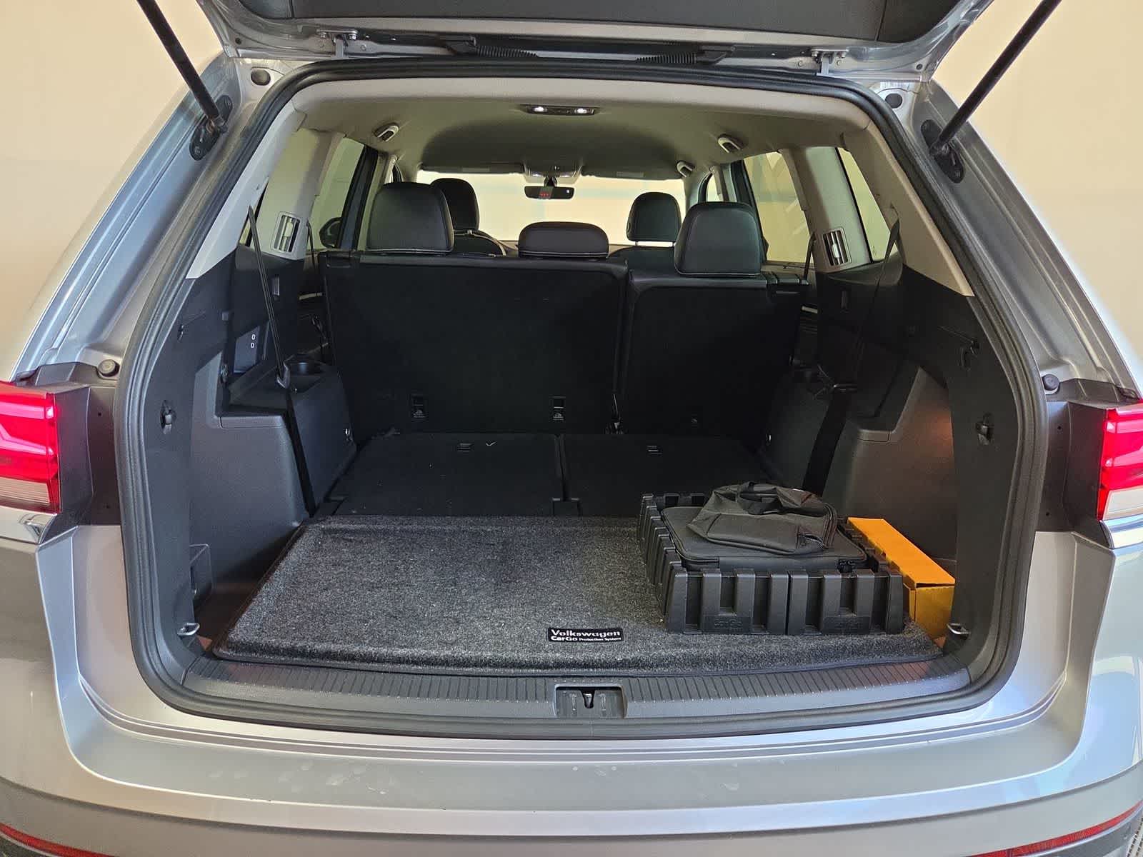 2022 Volkswagen Atlas 3.6L V6 SE w/Technology