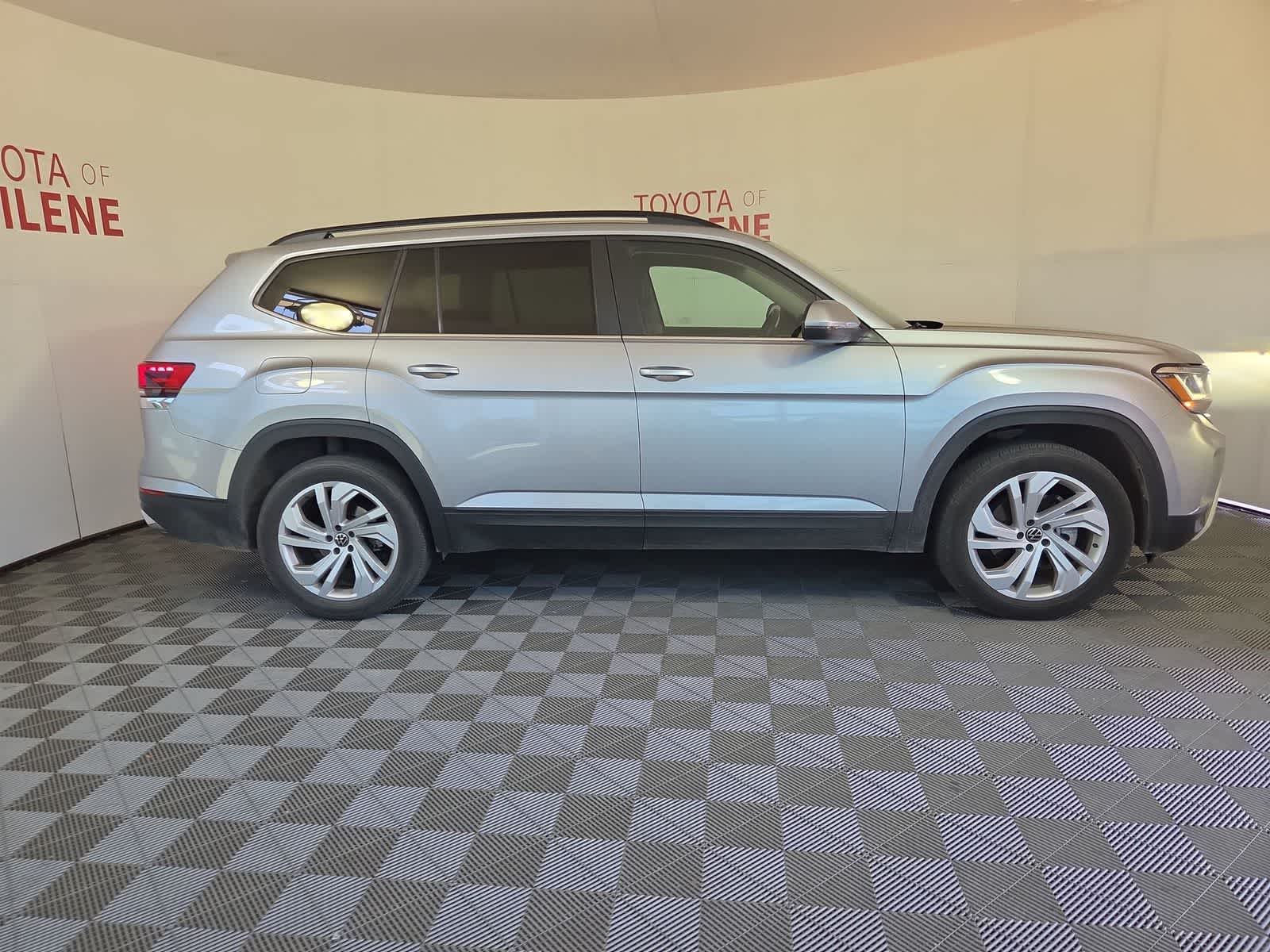 2022 Volkswagen Atlas 3.6L V6 SE w/Technology