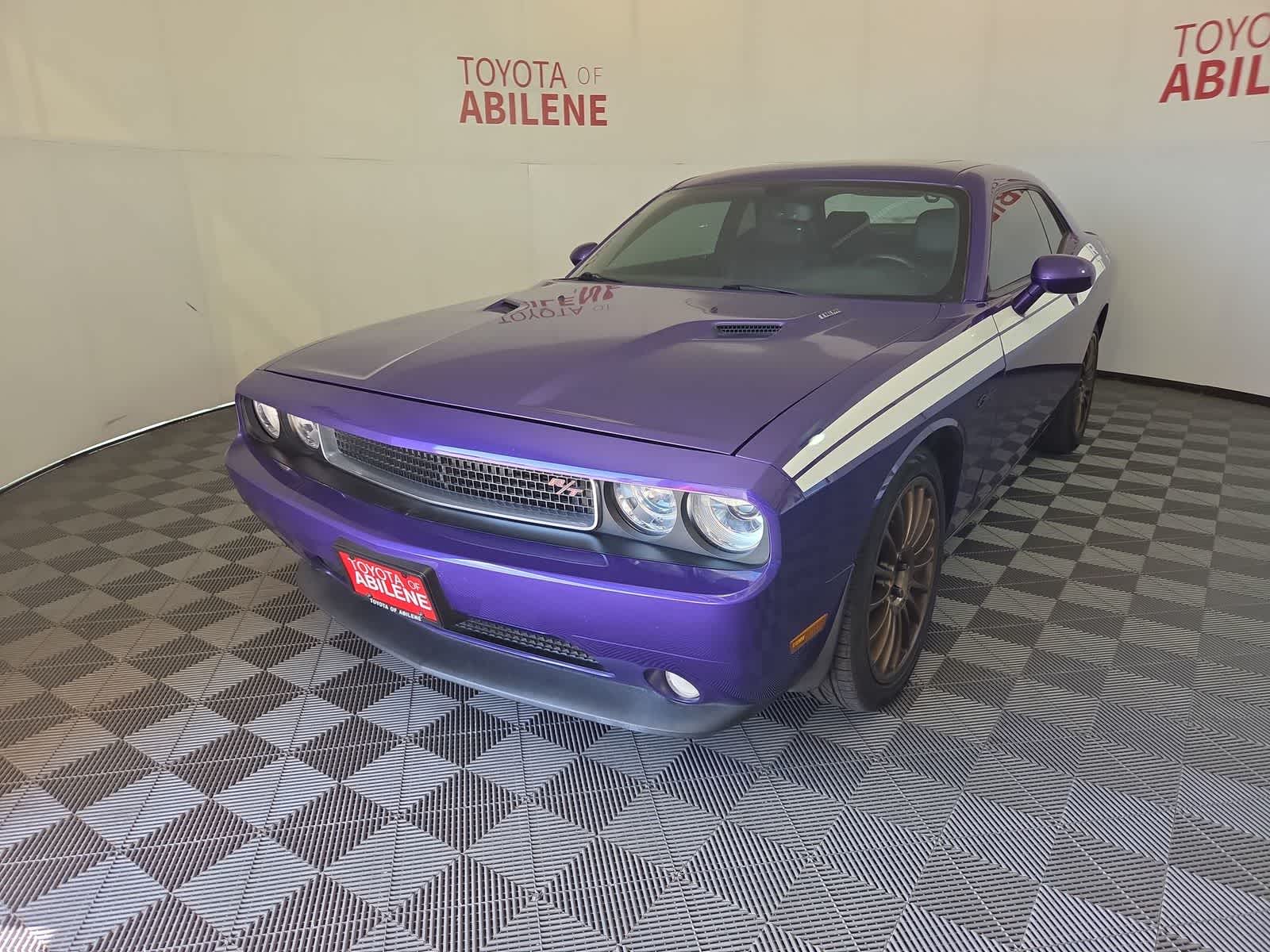 2014 Dodge Challenger R/T's photo