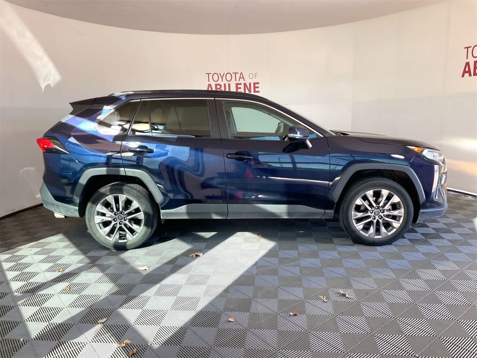 2020 Toyota RAV4 XLE Premium