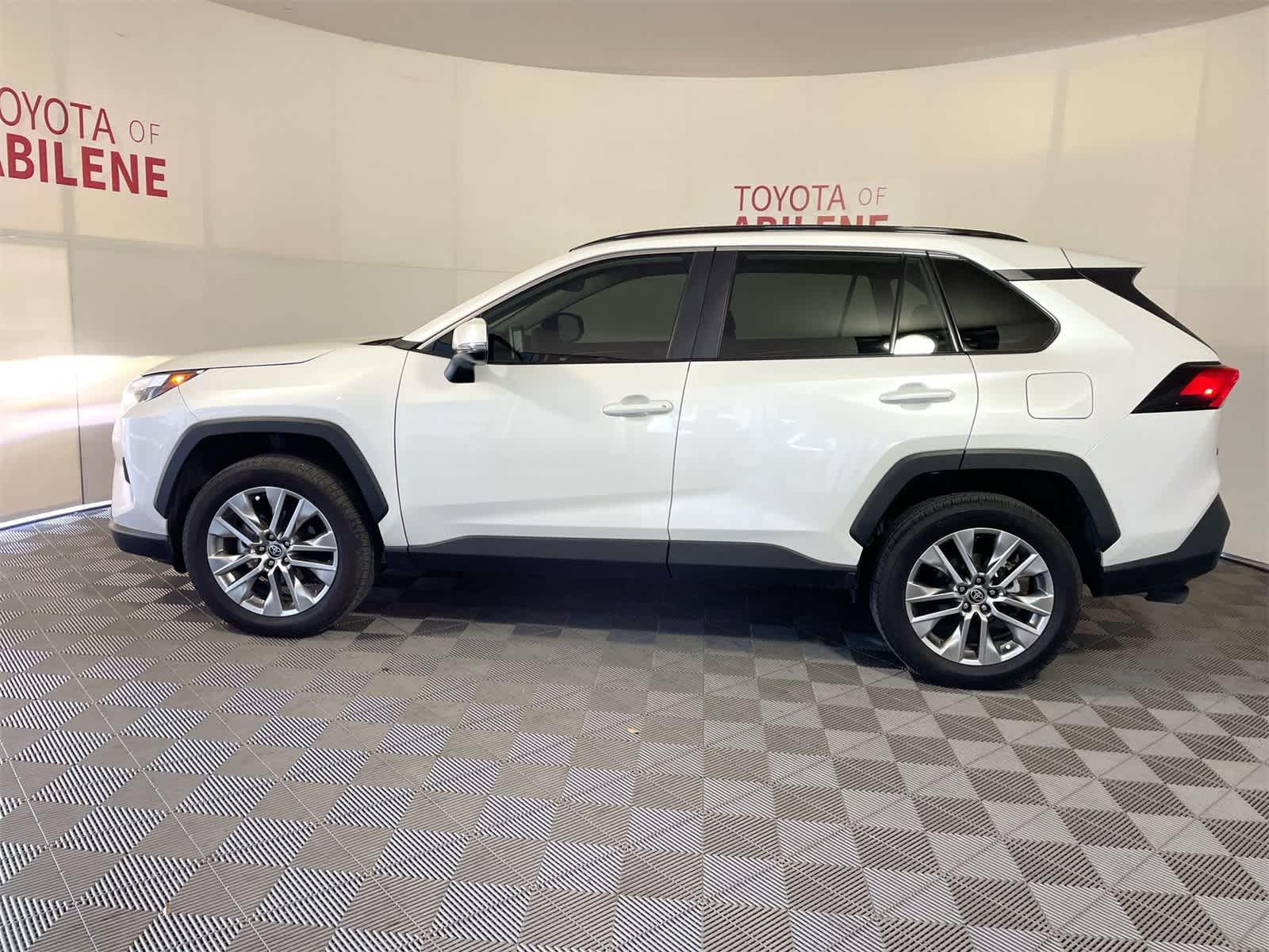 2025 Toyota RAV4 XLE Premium
