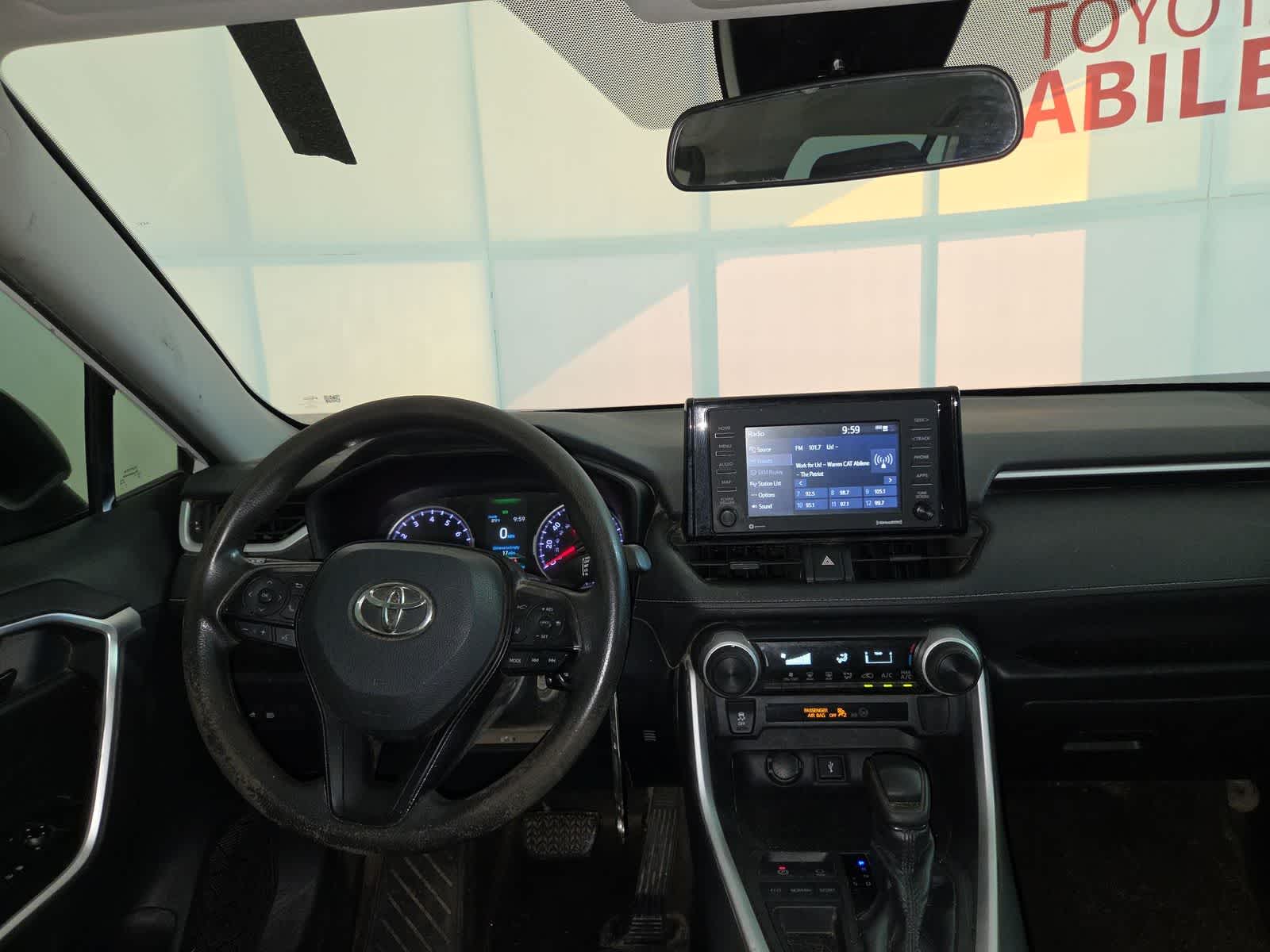 2020 Toyota RAV4 LE