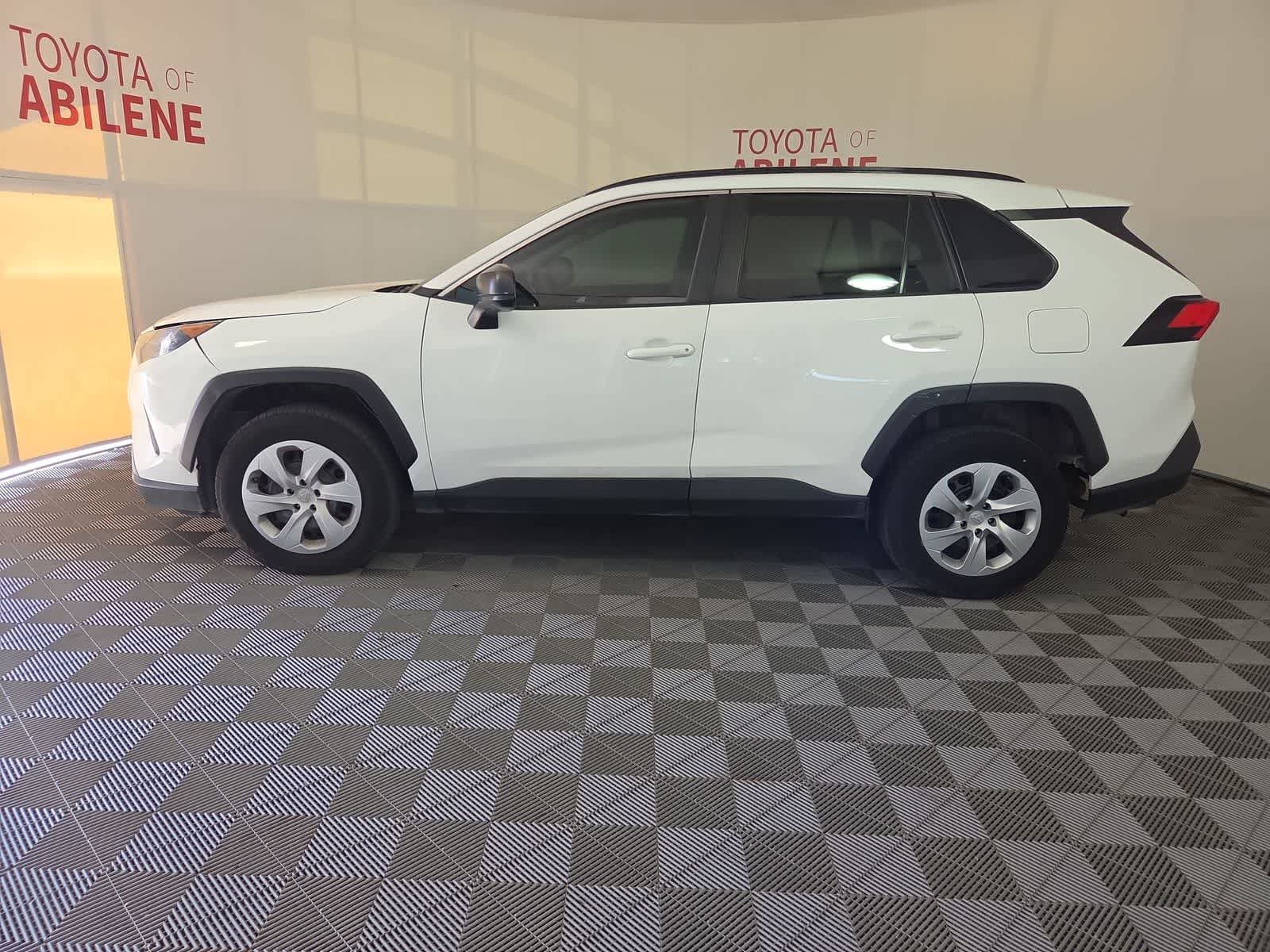 2020 Toyota RAV4 LE