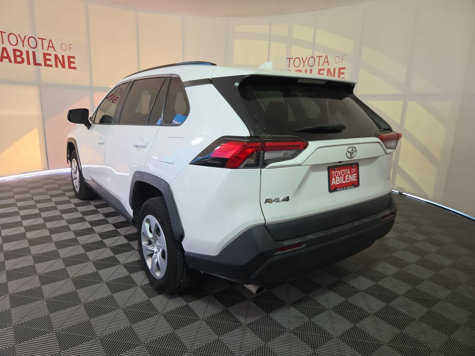 2020 Toyota RAV4 LE