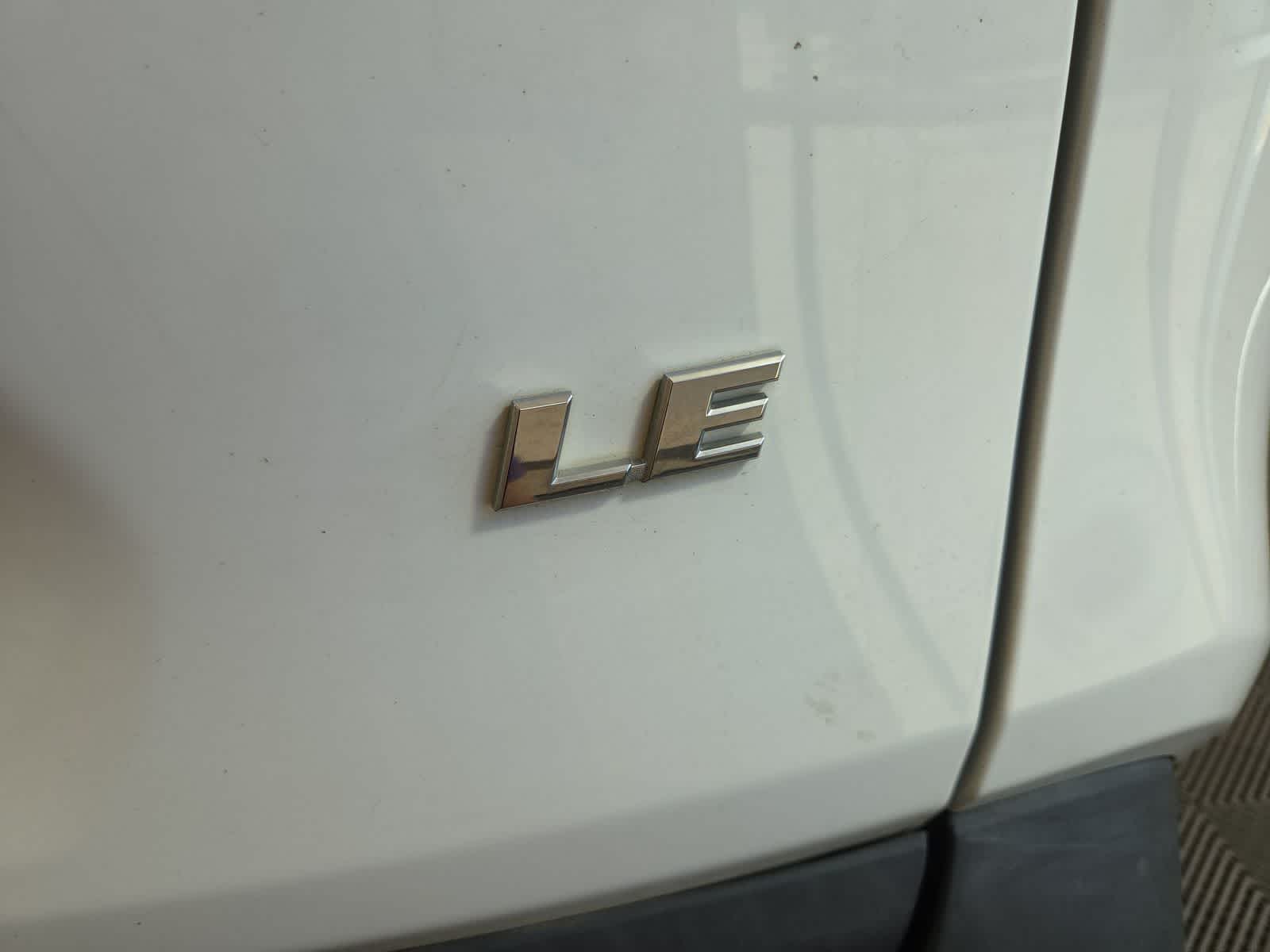 2020 Toyota RAV4 LE