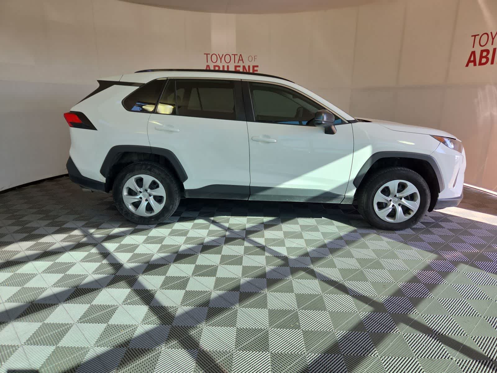 2020 Toyota RAV4 LE