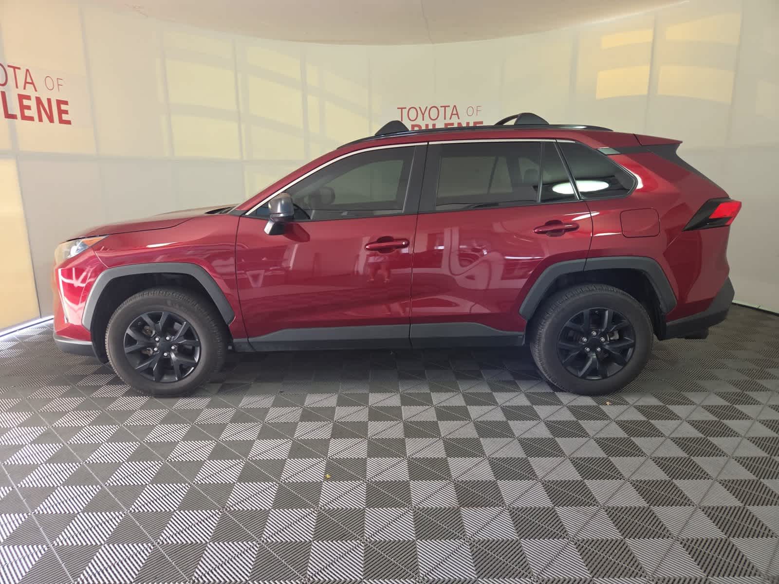 2021 Toyota RAV4 LE