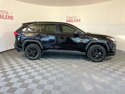 2022 Toyota RAV4 LE