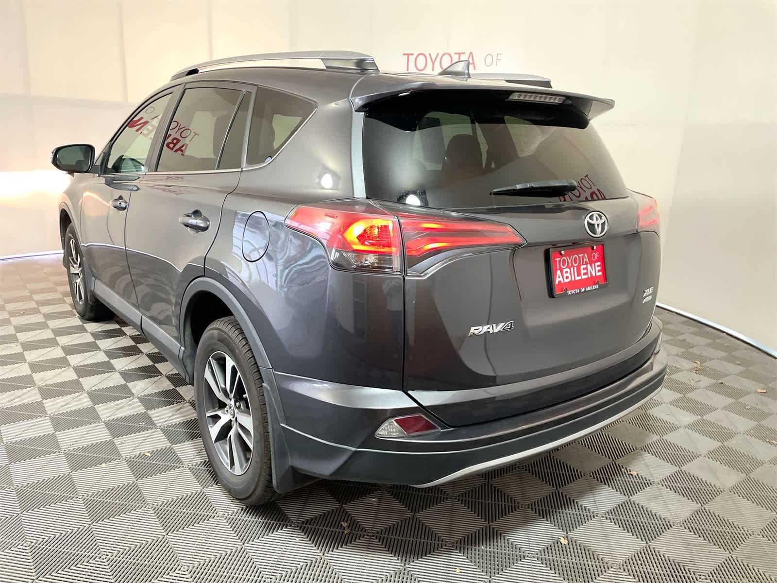 2018 Toyota RAV4 XLE