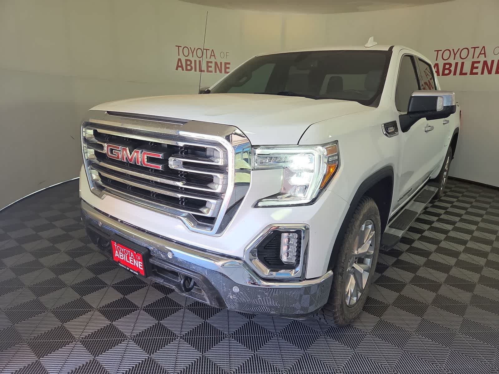 2022 GMC Sierra 4WD Crew Cab Short Box SLT's photo