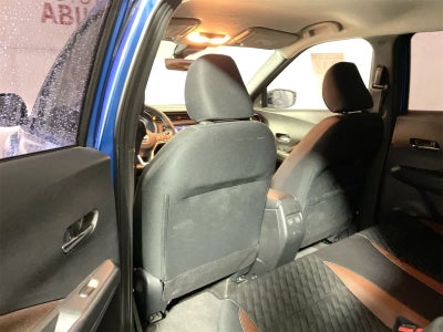 2022 Nissan Kicks SR