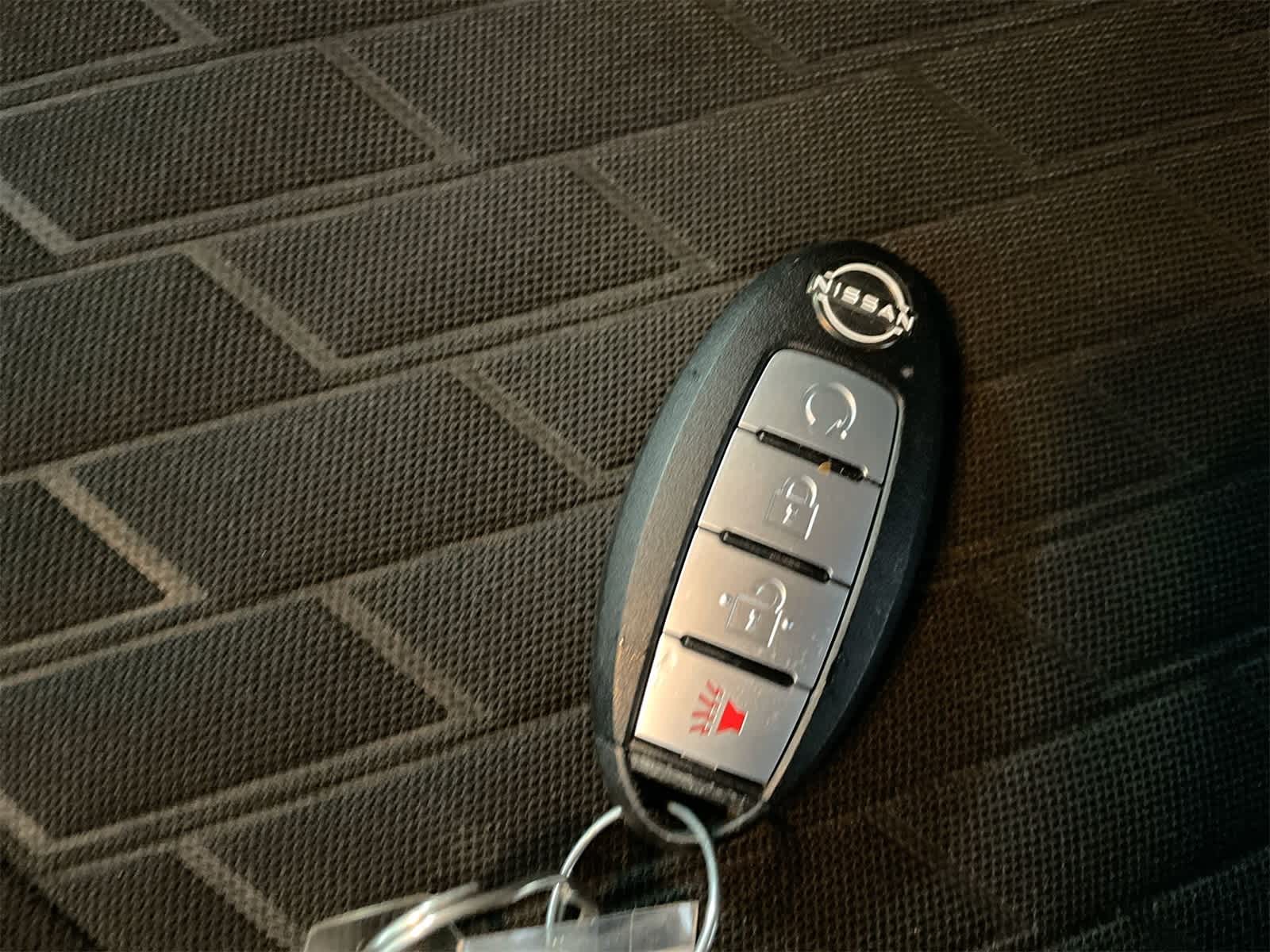 2022 Nissan Kicks SR