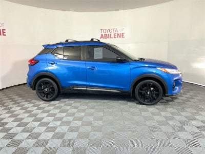 2022 Nissan Kicks SR