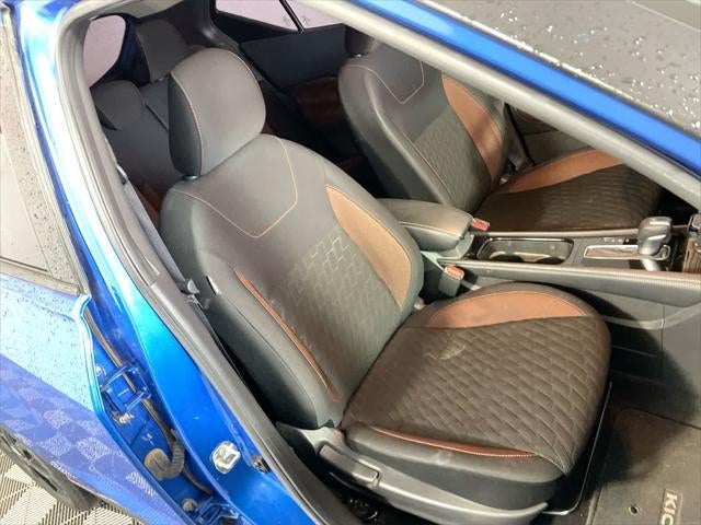 2022 Nissan Kicks SR