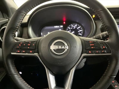 2022 Nissan Kicks SR