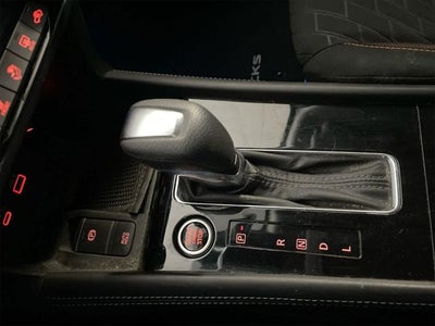 2022 Nissan Kicks SR