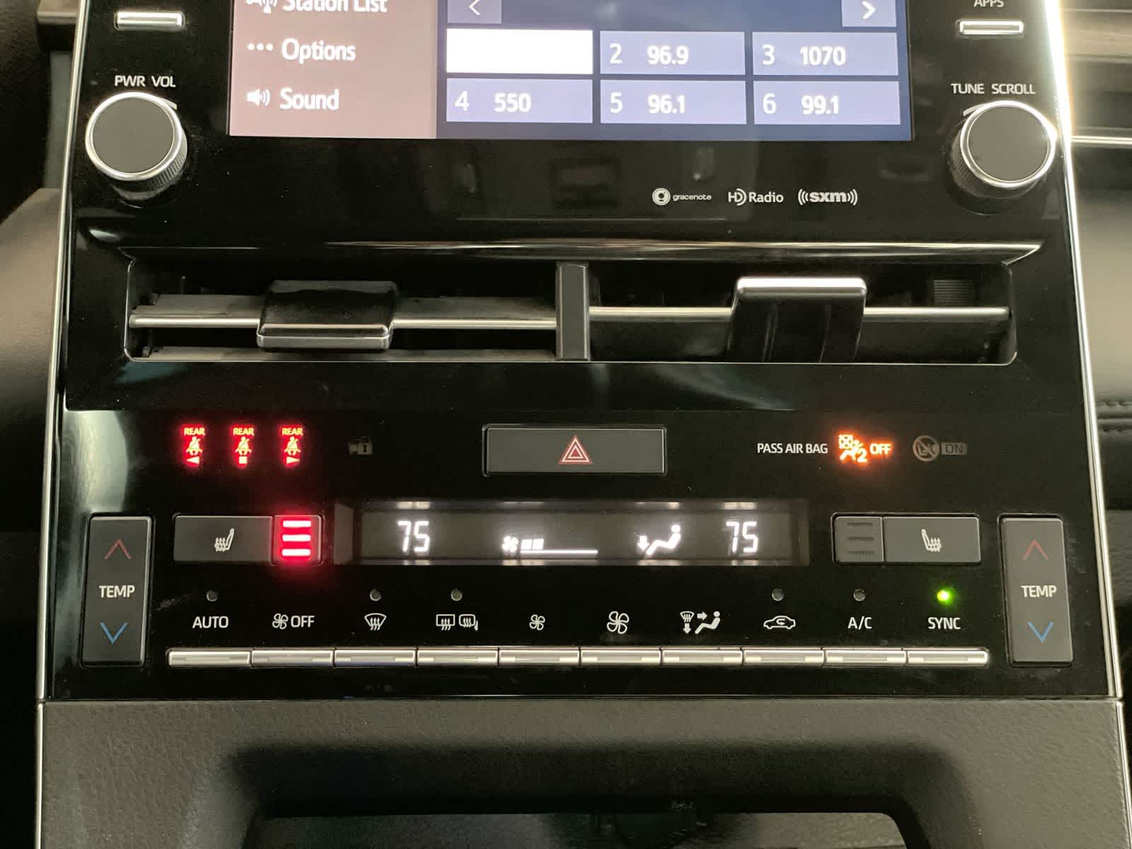 2022 Toyota Avalon XLE