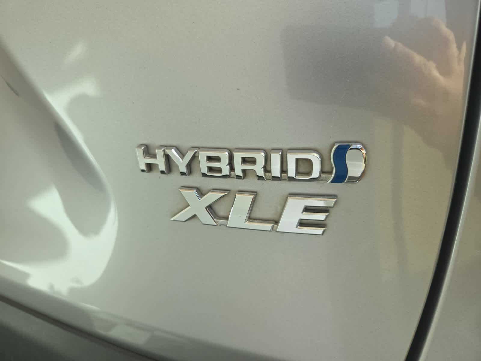 2022 Toyota RAV4 Hybrid XLE Premium