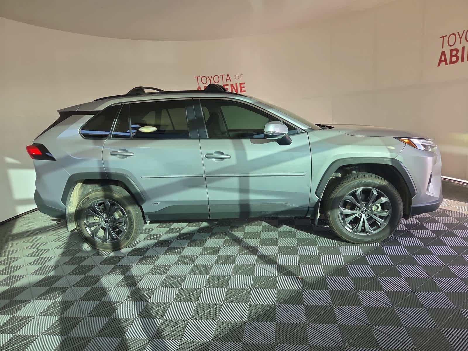 2022 Toyota RAV4 Hybrid XLE Premium