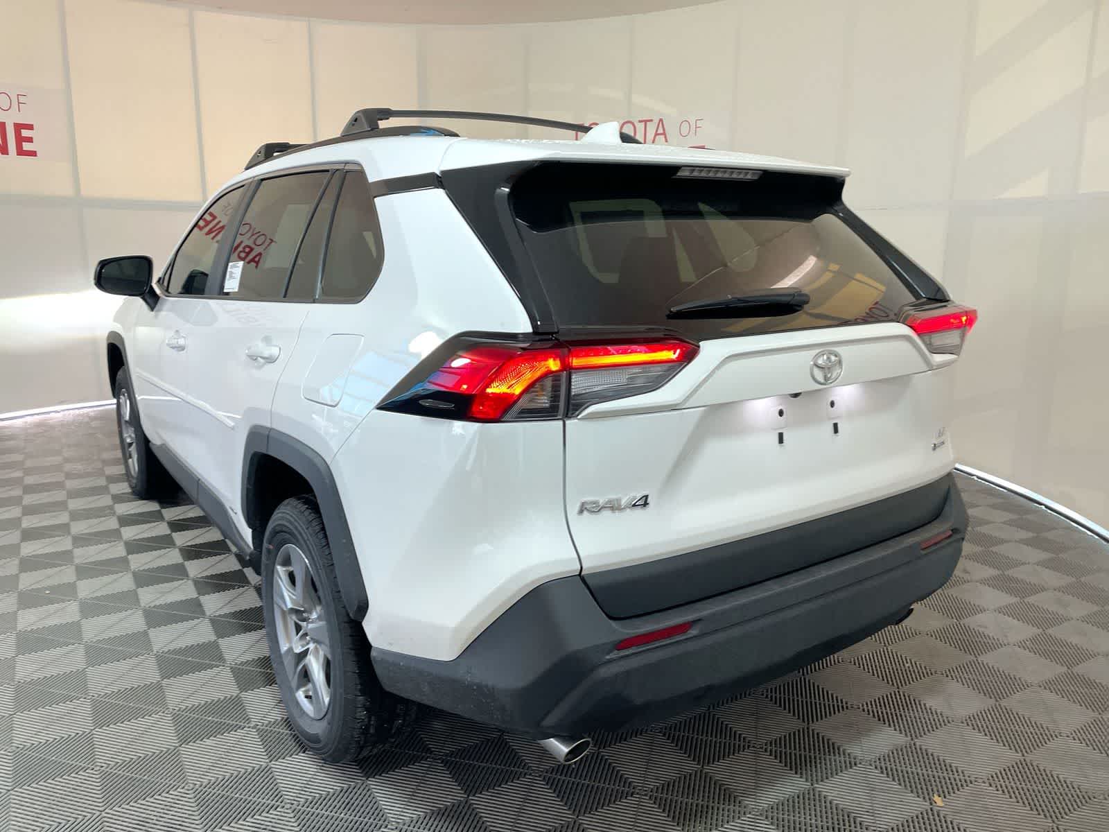 2025 Toyota RAV4 Hybrid LE