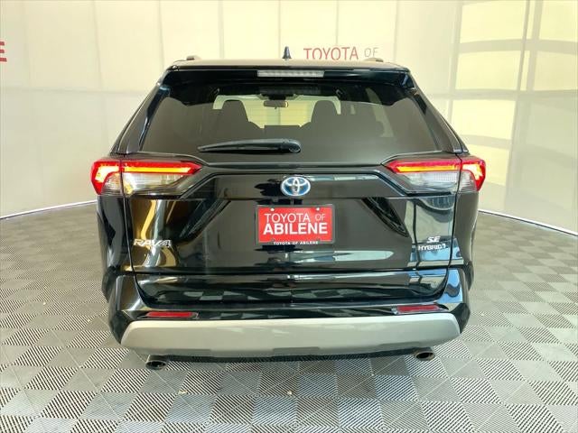 2022 Toyota RAV4 Hybrid SE