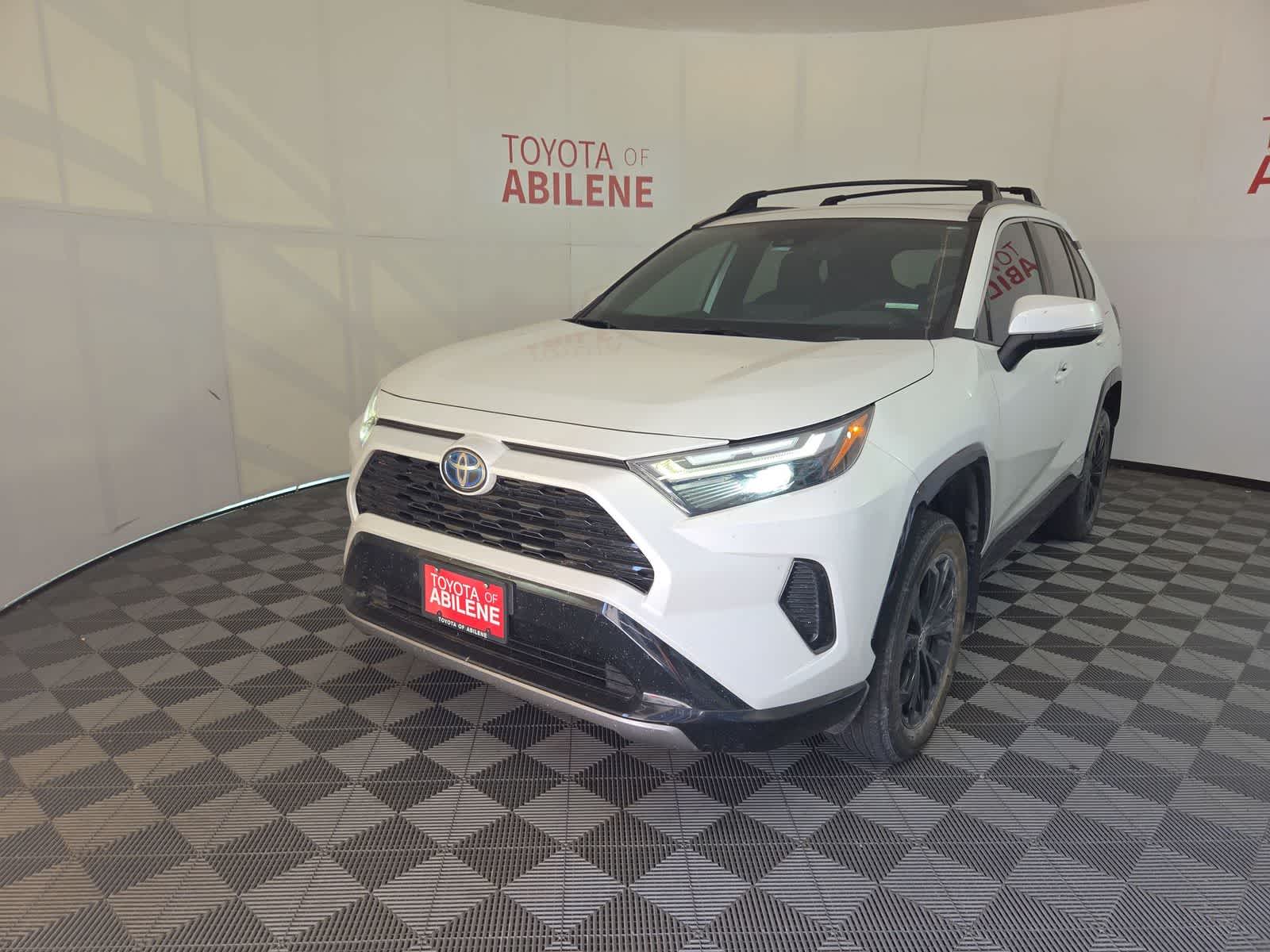2023 Toyota RAV4 Hybrid SE