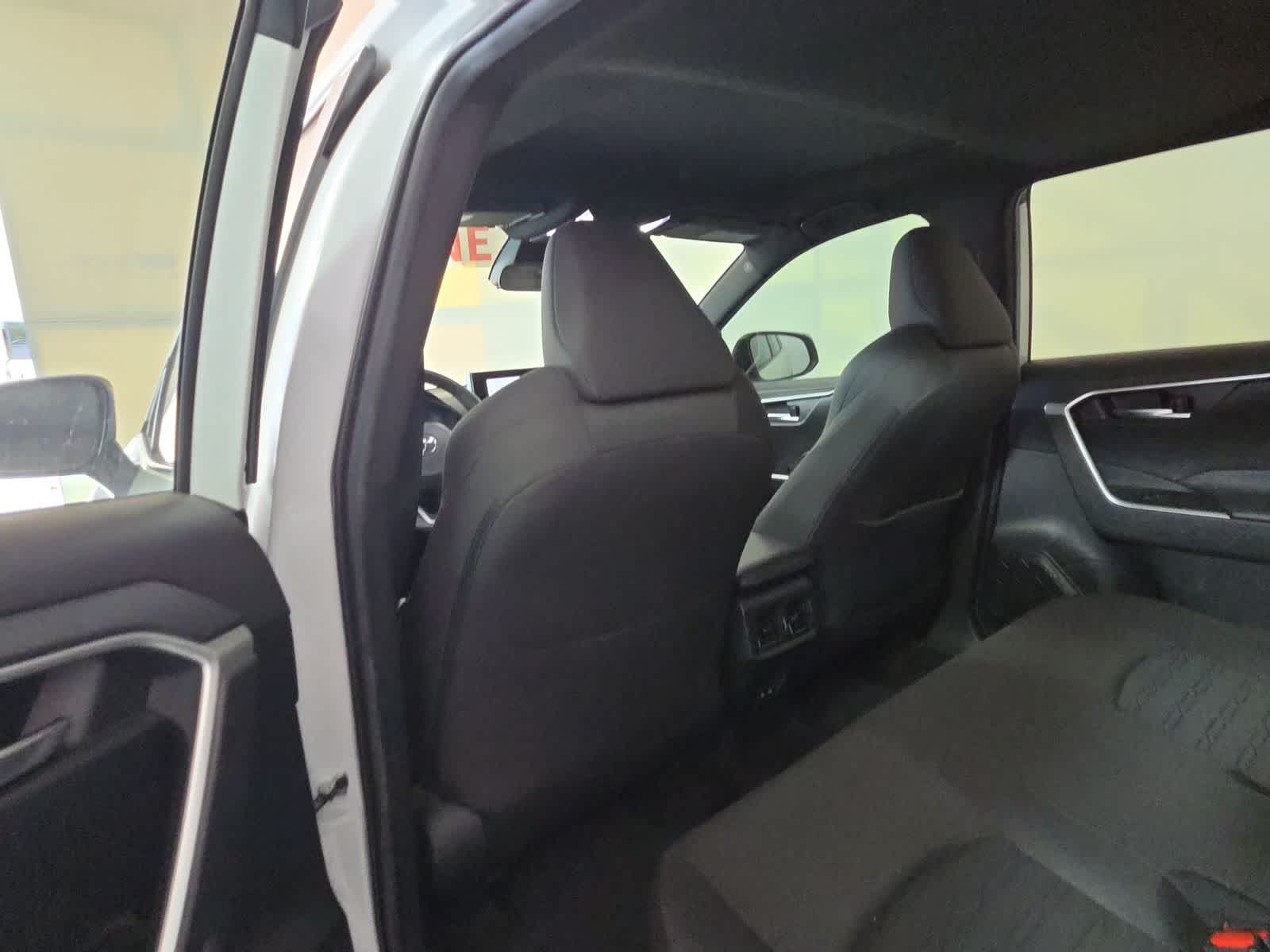 2023 Toyota RAV4 Hybrid SE