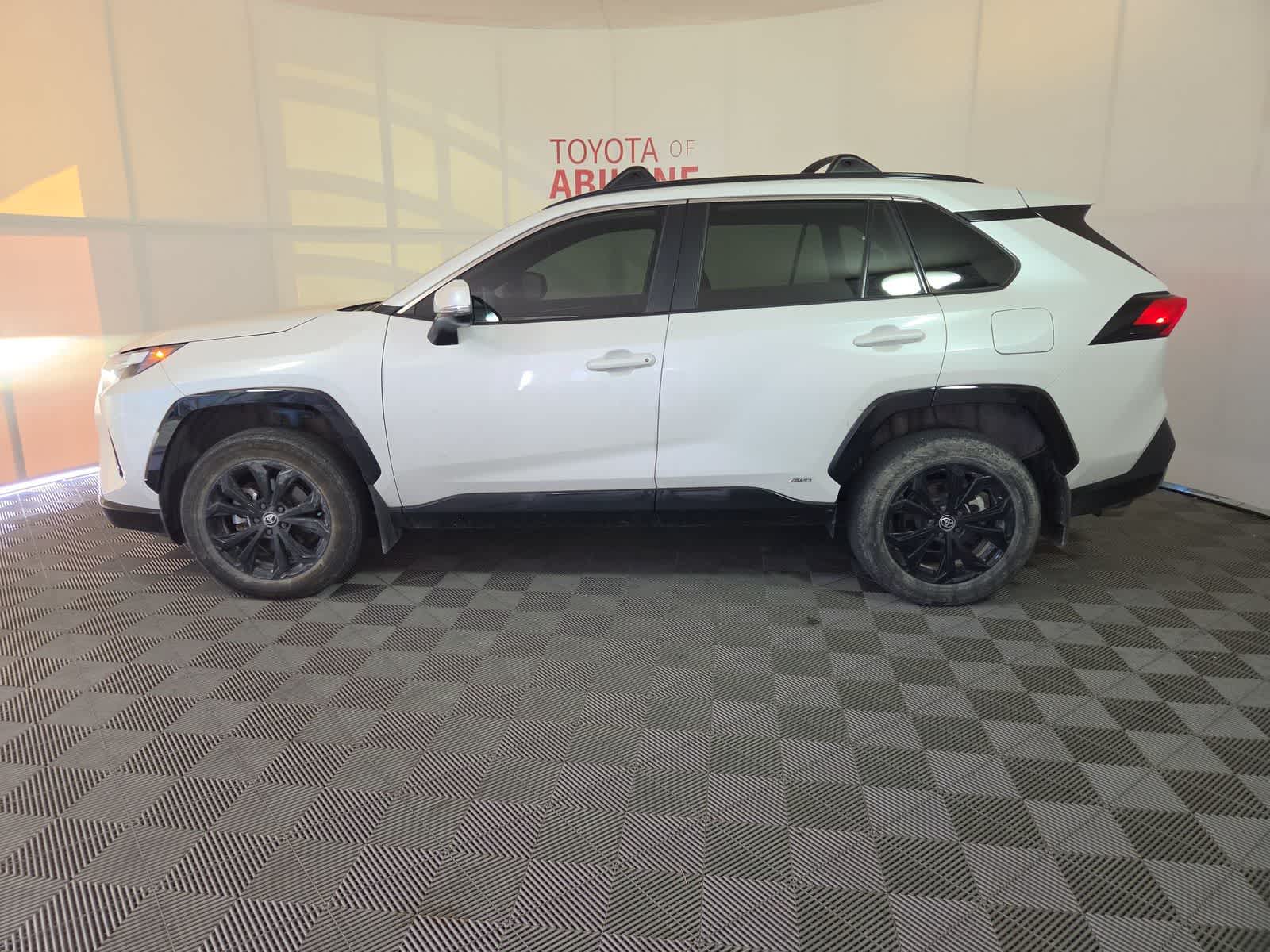2023 Toyota RAV4 Hybrid SE