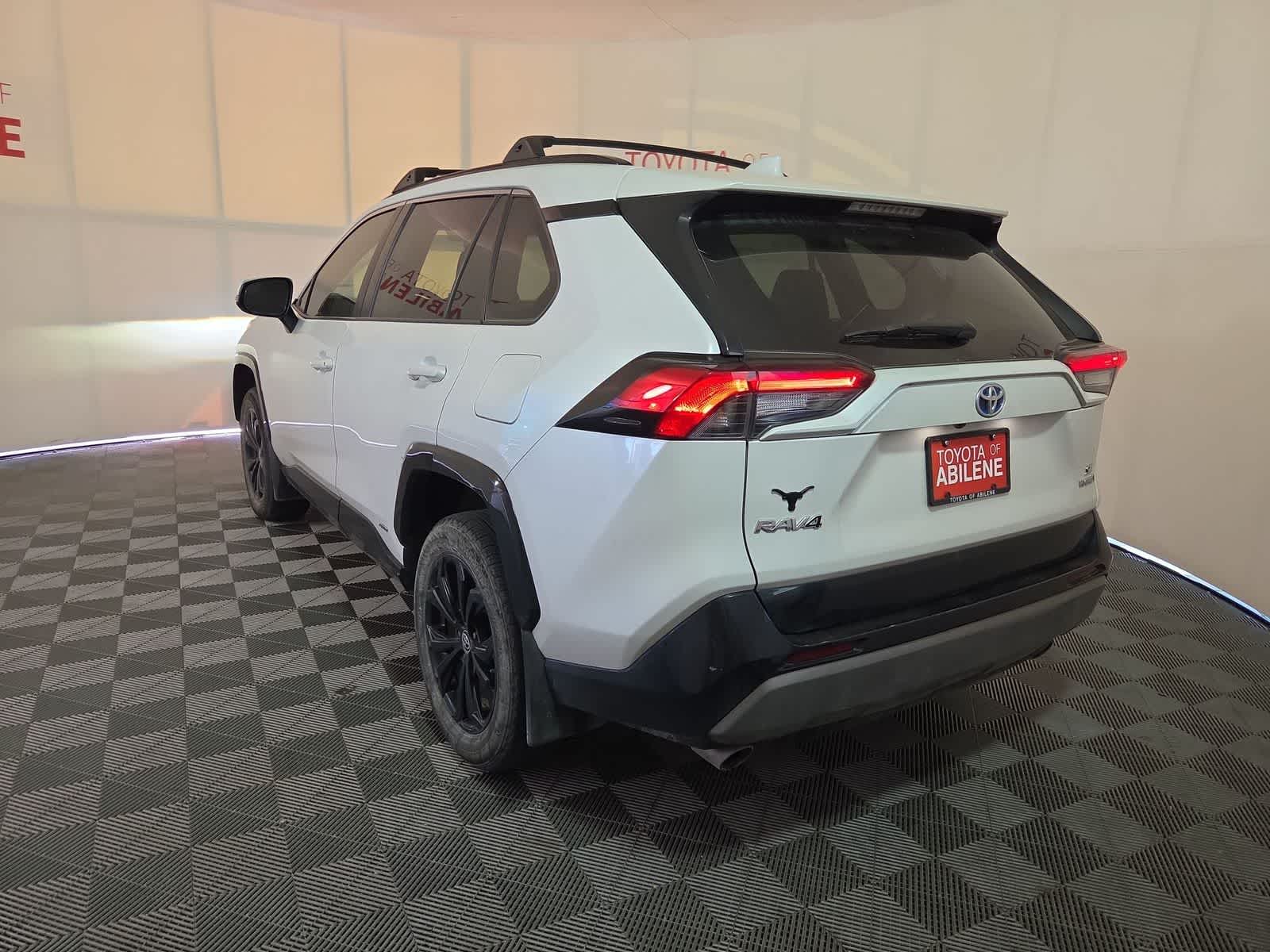 2023 Toyota RAV4 Hybrid SE