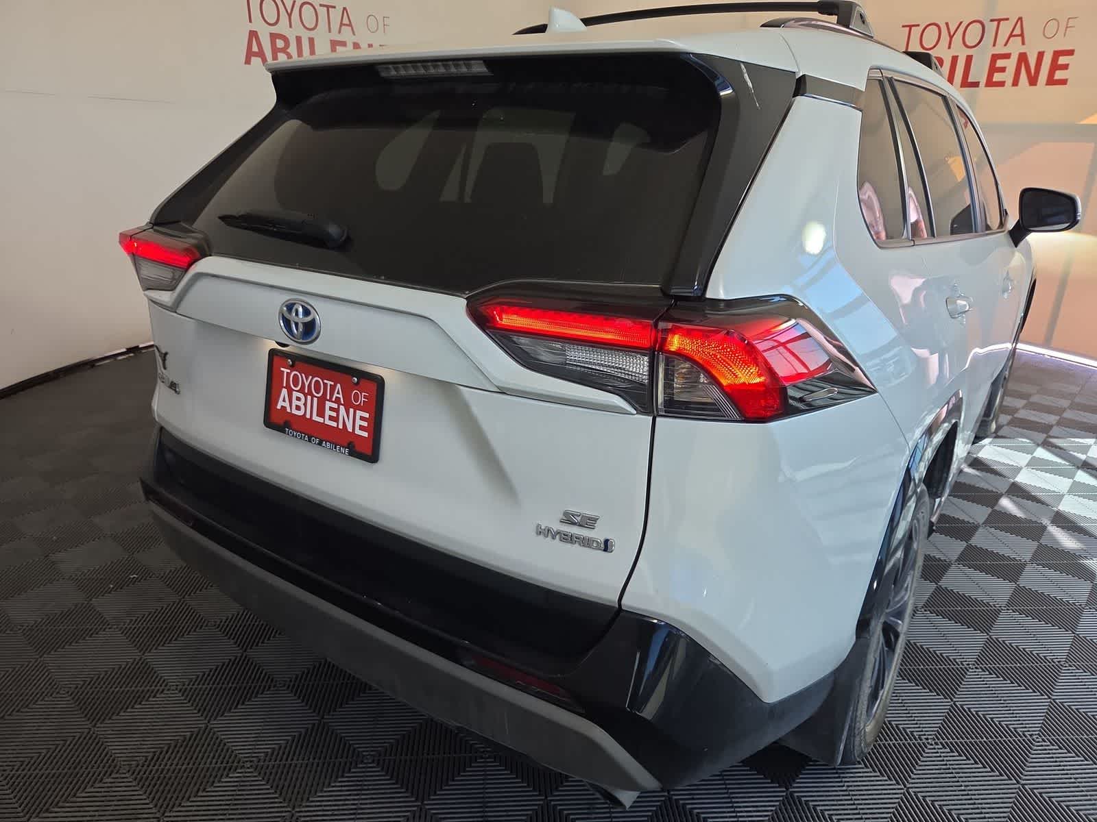 2023 Toyota RAV4 Hybrid SE