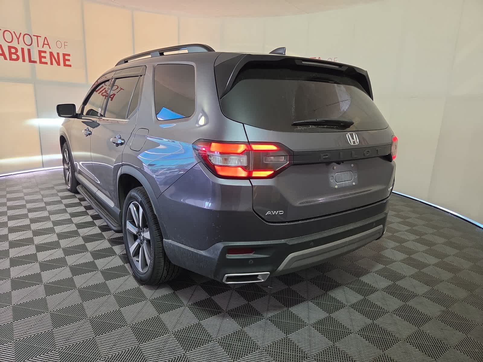 2023 Honda Pilot Elite