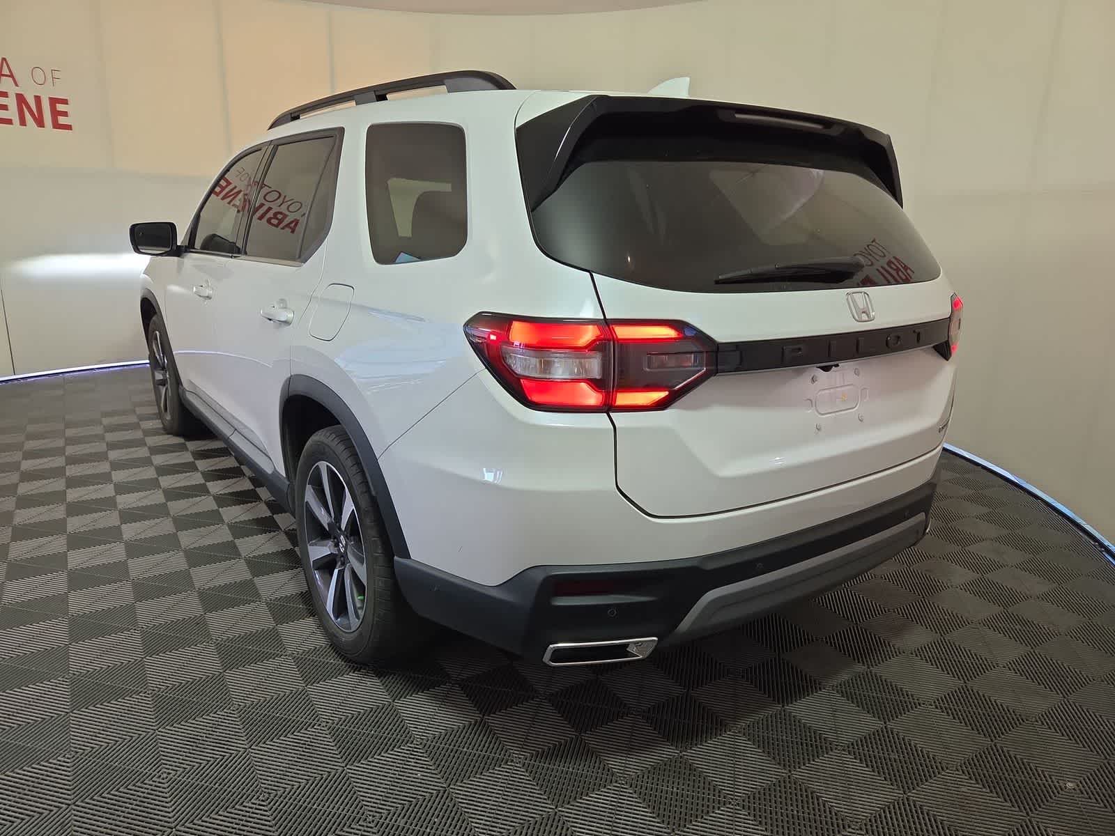 2025 Honda Pilot Touring