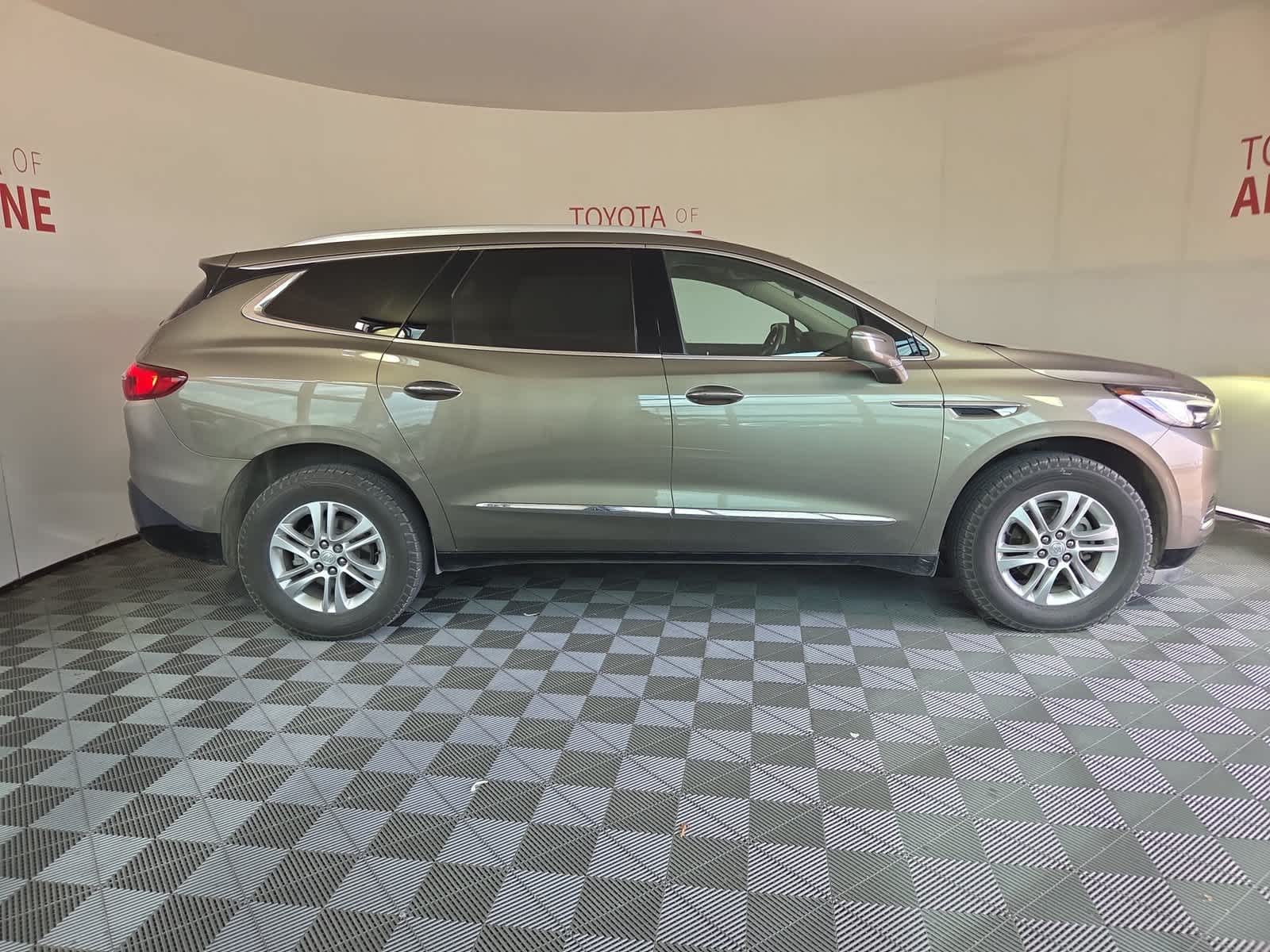 2020 Buick Enclave Essence