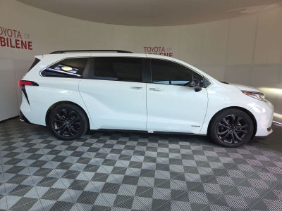 2021 Toyota Sienna XSE