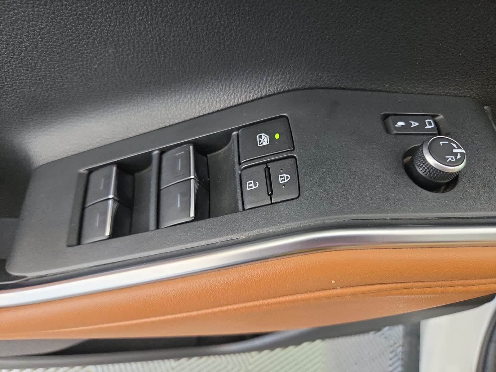 2023 Toyota Highlander Hybrid Platinum