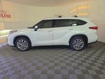 2023 Toyota Highlander Hybrid Platinum